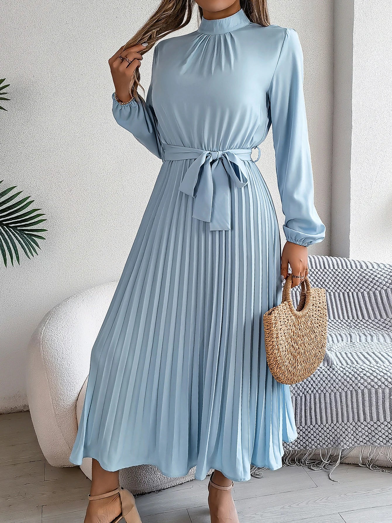 Elegant Pleated Long Dress Long Sleeveed Lace Up Dresses for Middle Eastern Women Spring and Summer Clothes