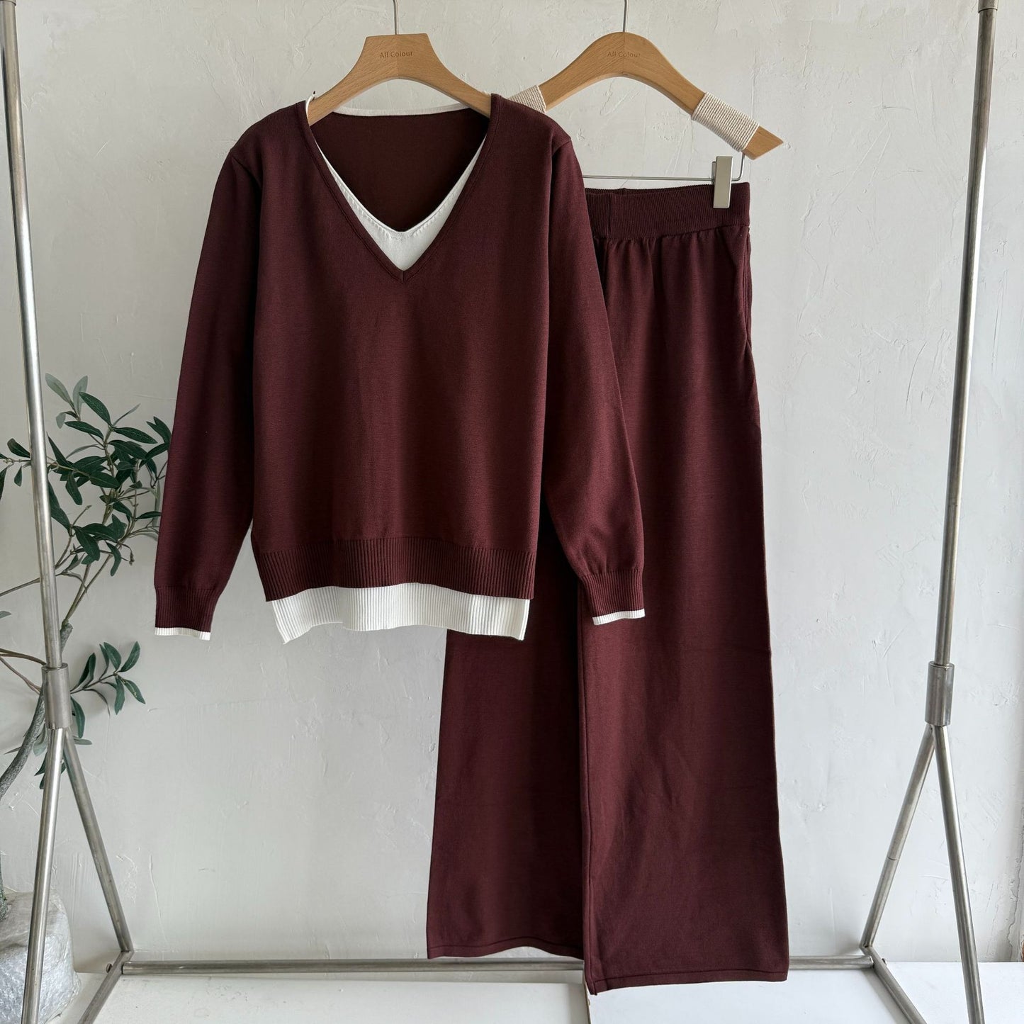 Autumn Winter Retro Fake Two-piece V-neck Fashion Knitwear Top