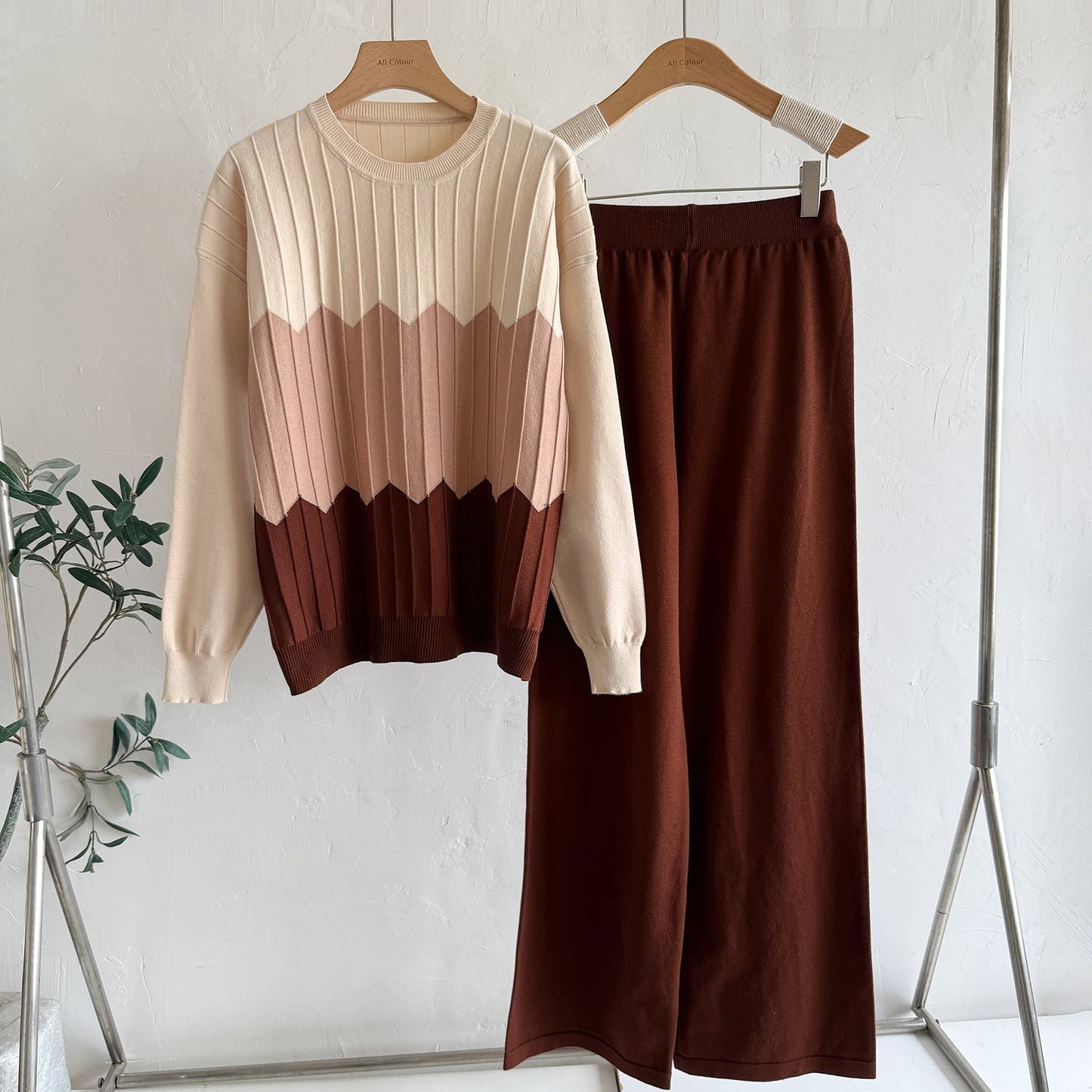 New Casual Contrast Color Round Neck Long Sleeve Women's Suit