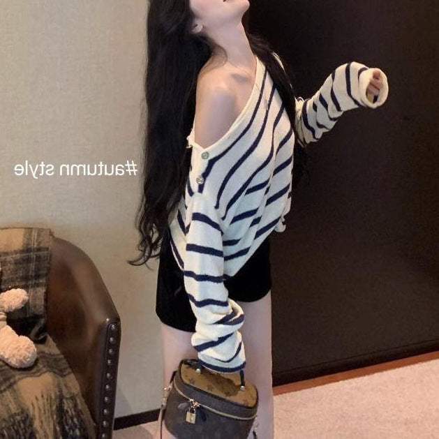 Women's Loose Slimming And Shoulder Hollow Sweater Coat