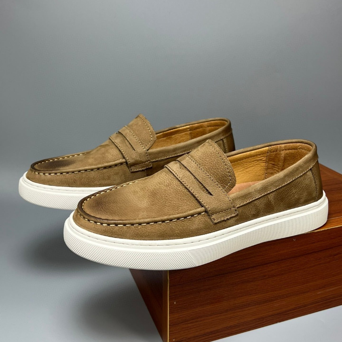 Casual Men's Genuine Retro Soft Bottom Calf Leather Shoes