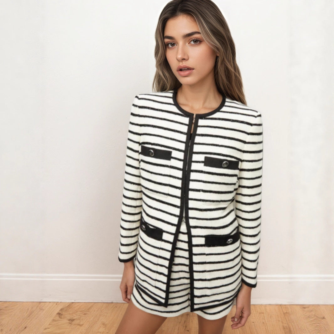 Black And White Striped Round Neck Multi-pocket Fashionable Coat
