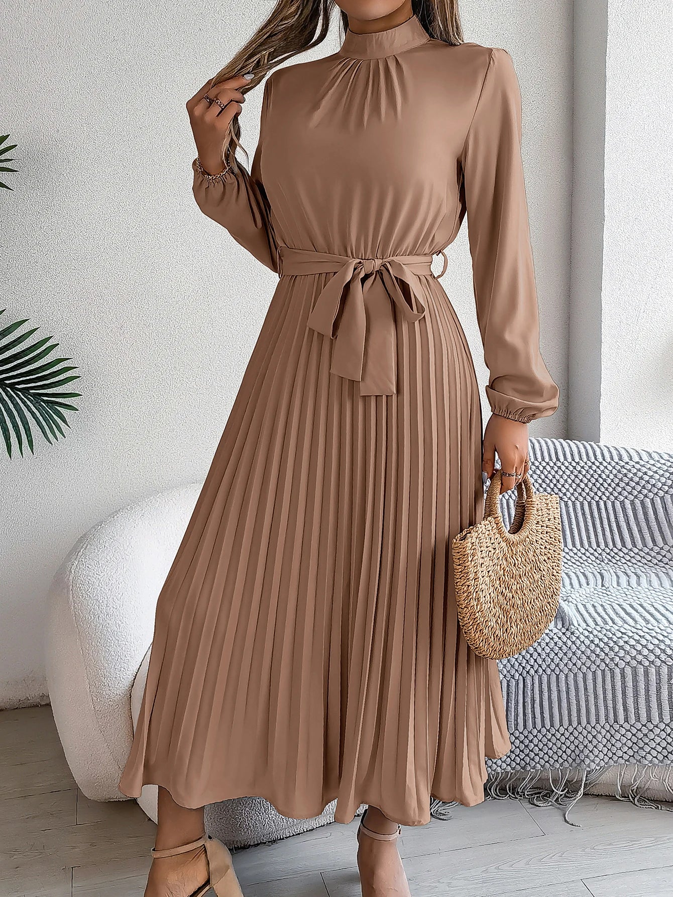 Elegant Pleated Long Dress Long Sleeveed Lace Up Dresses for Middle Eastern Women Spring and Summer Clothes