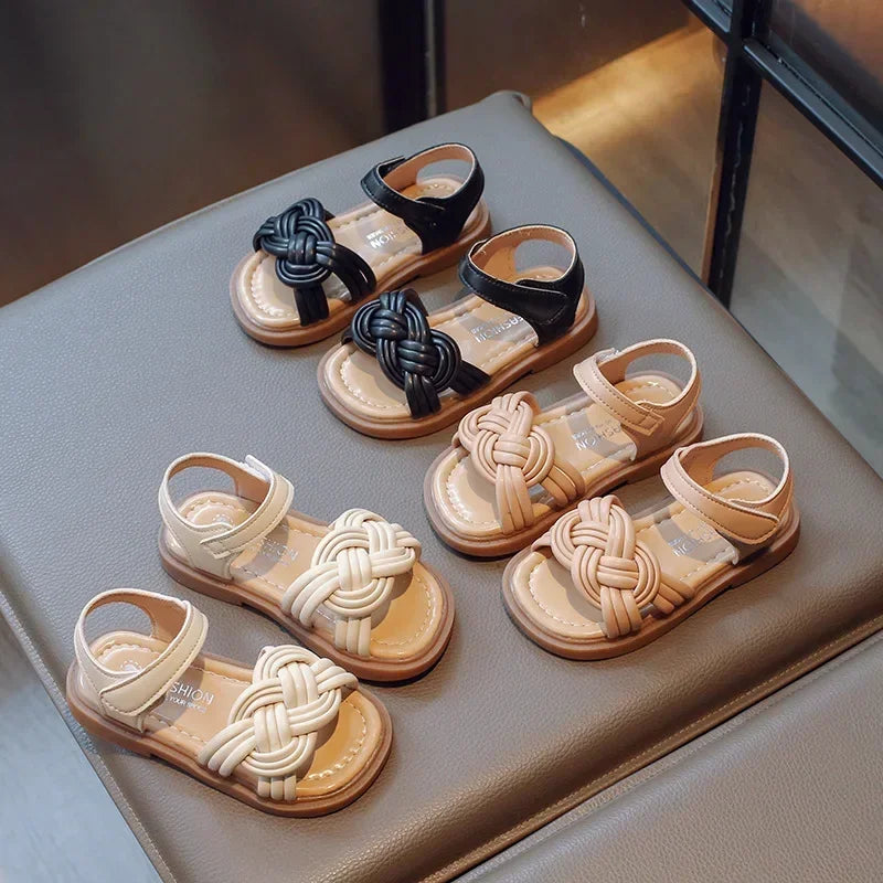 Girls Sandals Kids Fashion Princess Beach Shoes 2025 Brand New Cross Tied Weave Style Fashion Children Summer Sandals Soft Cute