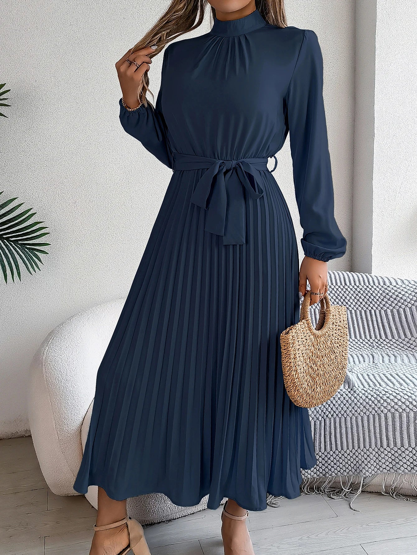 Elegant Pleated Long Dress Long Sleeveed Lace Up Dresses for Middle Eastern Women Spring and Summer Clothes