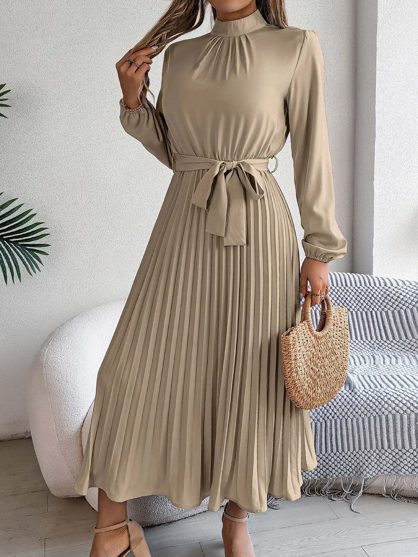 Elegant Pleated Long Dress Long Sleeveed Lace Up Dresses for Middle Eastern Women Spring and Summer Clothes