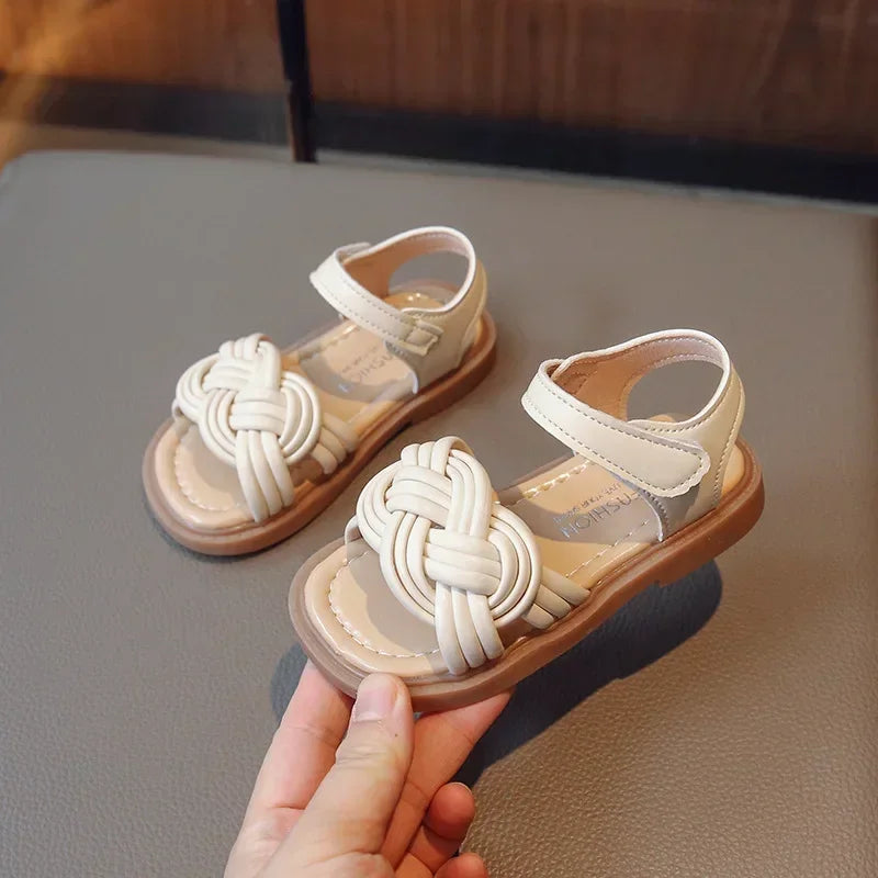 Girls Sandals Kids Fashion Princess Beach Shoes 2025 Brand New Cross Tied Weave Style Fashion Children Summer Sandals Soft Cute
